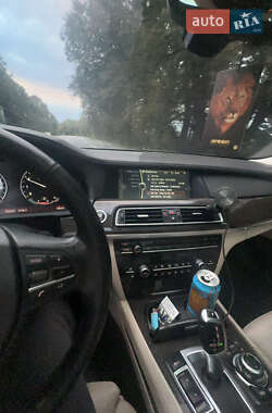 Седан BMW 7 Series 2010 в 