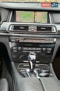 Седан BMW 7 Series 2014 в Львові