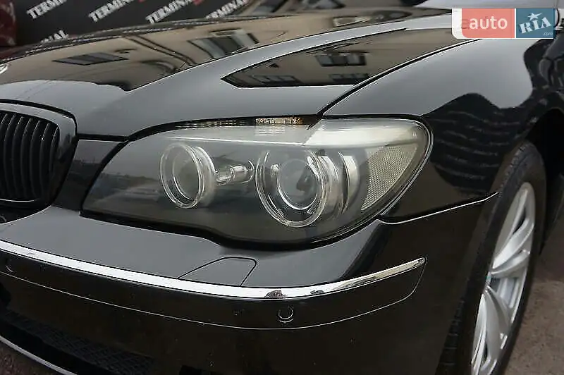 Седан BMW 7 Series 2005 в 