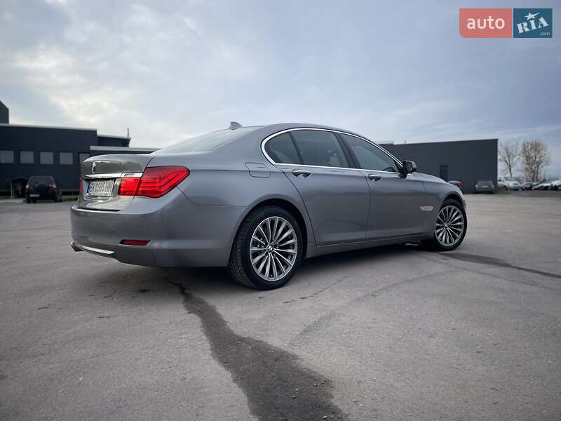 Седан BMW 7 Series 2010 в Ровно