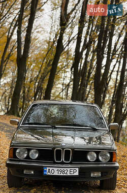 Седан BMW 7 Series 1982 в Хусті