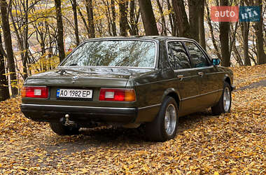 Седан BMW 7 Series 1982 в Хусті