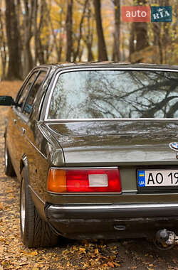 Седан BMW 7 Series 1982 в Хусті