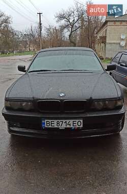 Седан BMW 7 Series 2001 в Еланце