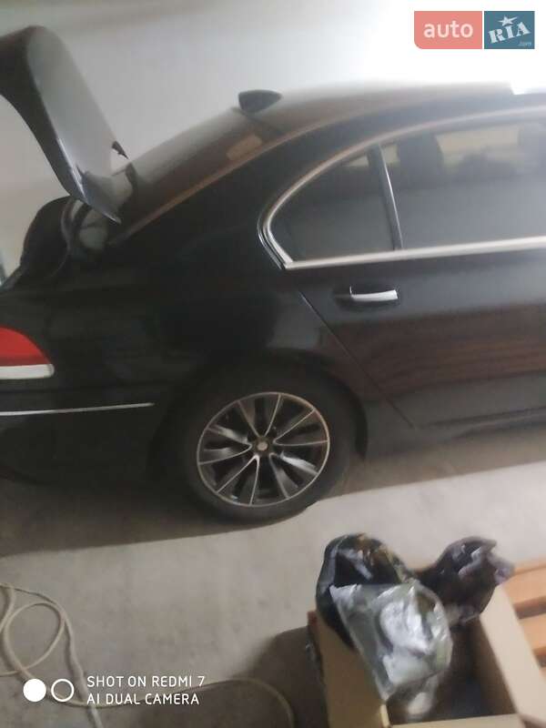 Седан BMW 7 Series 2003 в Первомайске