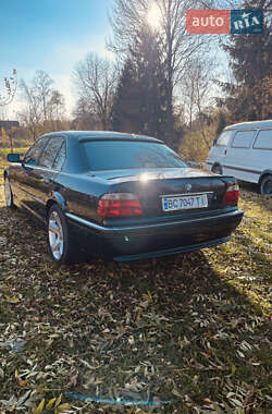 Седан BMW 7 Series 2001 в Рудки