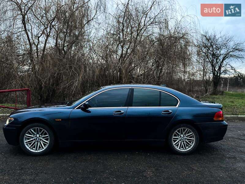 Седан BMW 7 Series 2003 в Дубні
