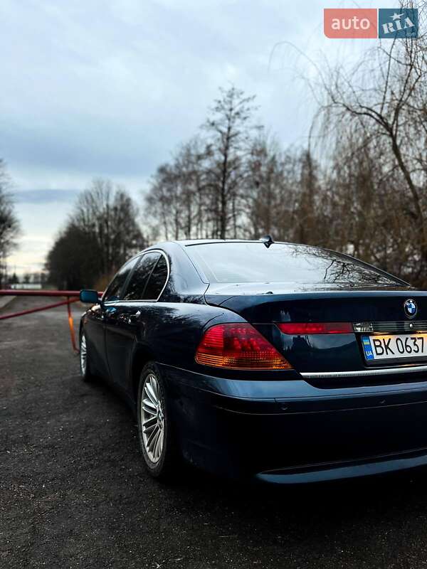 Седан BMW 7 Series 2003 в Дубні