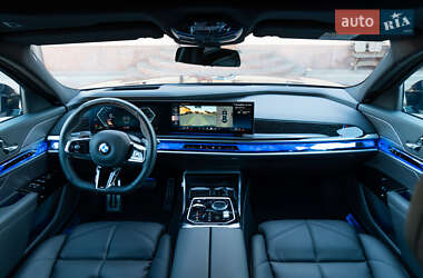Седан BMW 7 Series 2024 в 