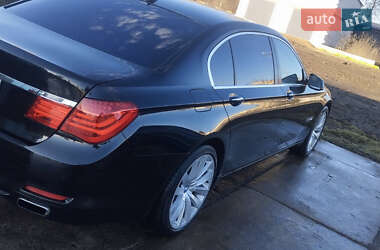 Седан BMW 7 Series 2010 в Романіву