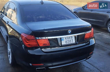 Седан BMW 7 Series 2010 в Романіву