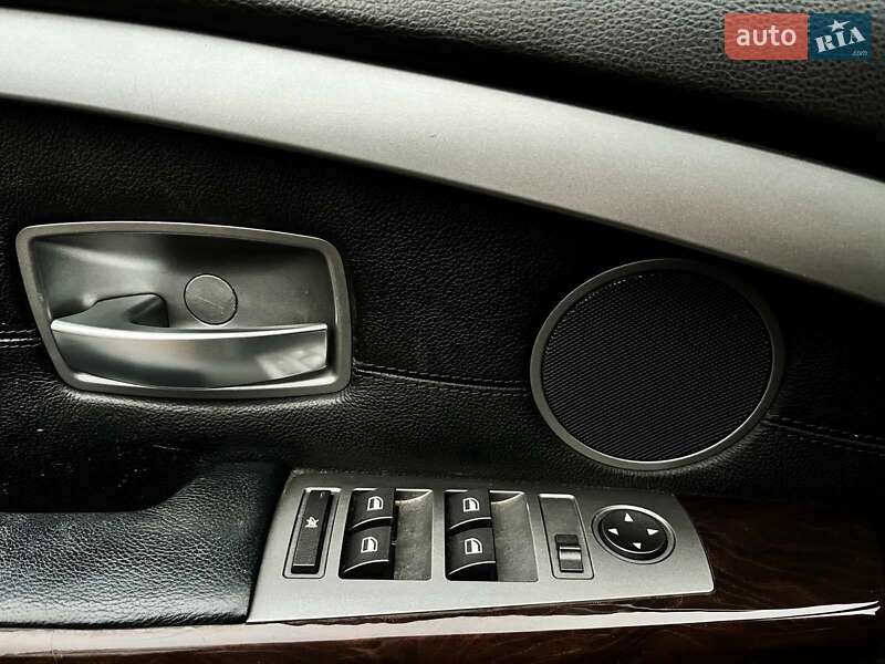 Седан BMW 7 Series 2003 в Дубні