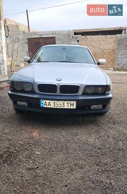 Седан BMW 7 Series 2001 в Южноукраїнську