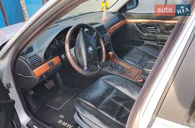 Седан BMW 7 Series 2001 в Южноукраїнську