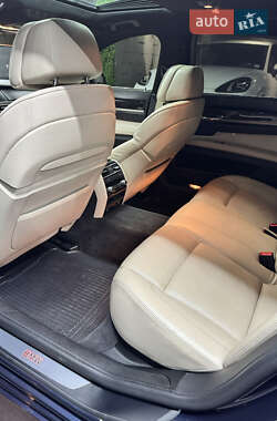 Седан BMW 7 Series 2012 в 