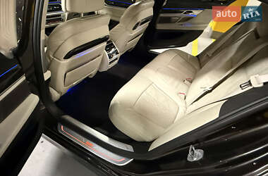 Седан BMW 7 Series 2016 в 