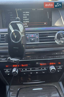 Седан BMW 7 Series 2010 в 