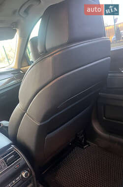 Седан BMW 7 Series 2010 в 