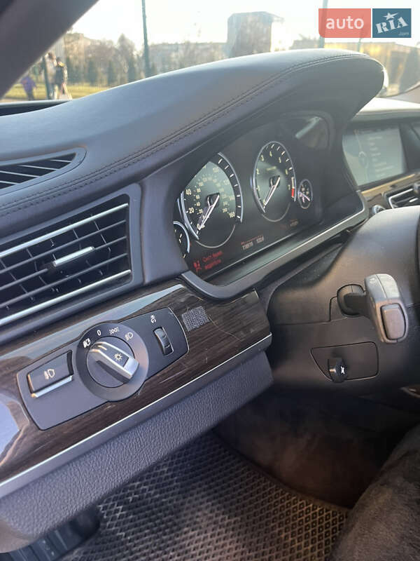 Седан BMW 7 Series 2010 в Луцке