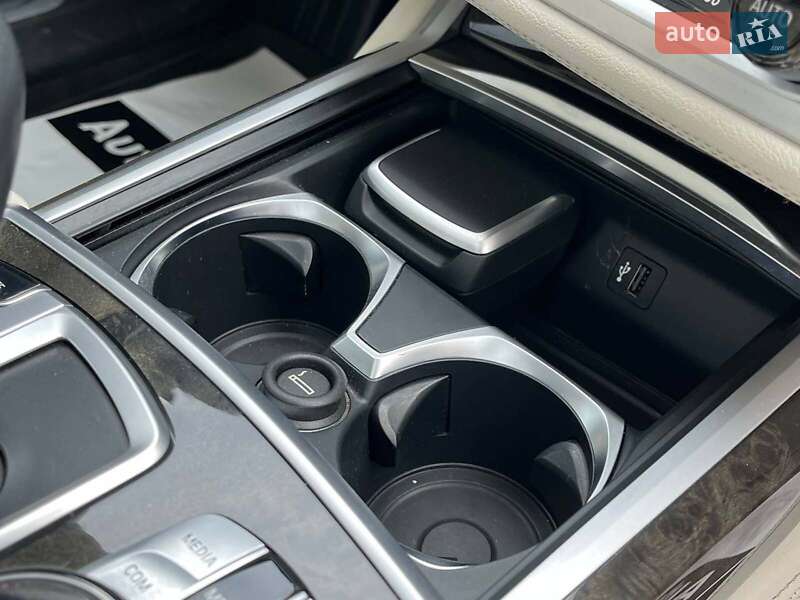 Седан BMW 7 Series 2018 в Львові