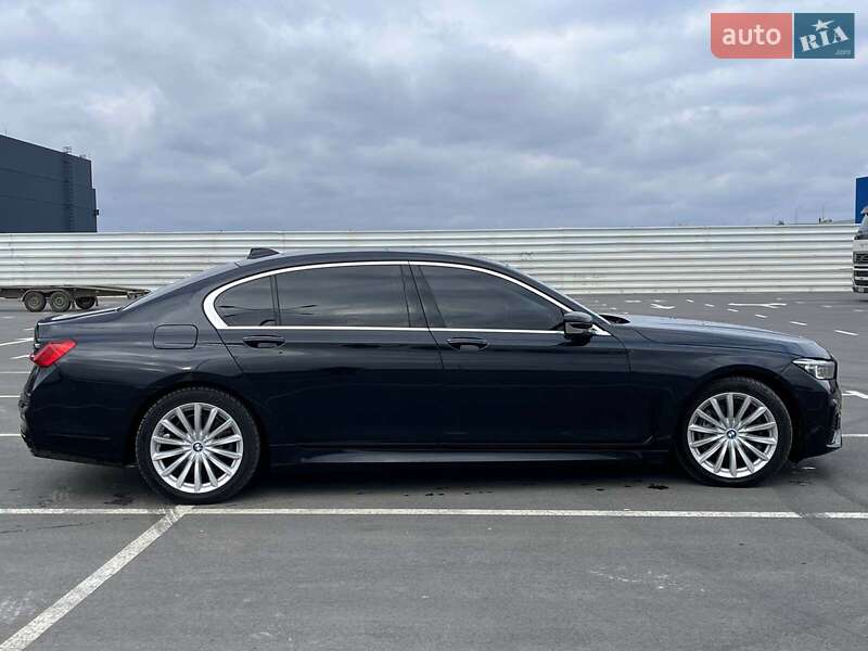 Седан BMW 7 Series 2018 в Львові