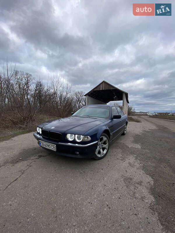 Седан BMW 7 Series 1999 в Ромнах