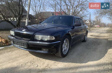 Седан BMW 7 Series 2000 в Чернівцях