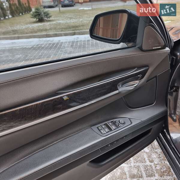 Седан BMW 7 Series 2014 в Львові