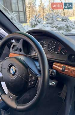 Седан BMW 7 Series 2001 в Киеве