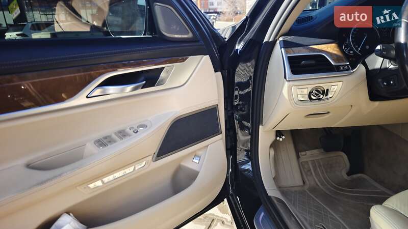 Седан BMW 7 Series 2016 в Тернополе