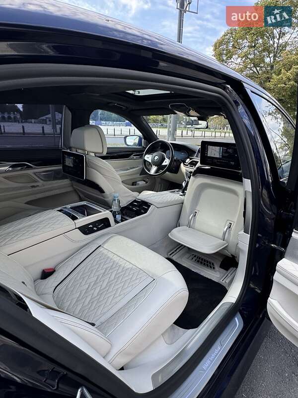 Седан BMW 7 Series 2019 в Луцьку