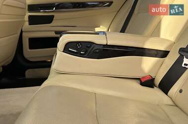 Седан BMW 7 Series 2013 в 
