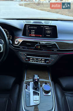 Седан BMW 7 Series 2016 в 