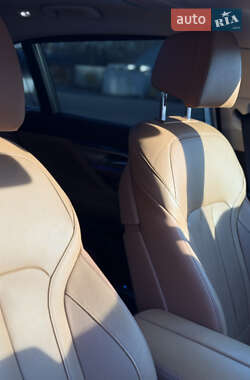 Седан BMW 7 Series 2015 в 