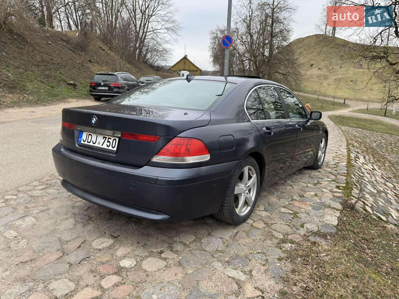 Седан BMW 7 Series 2002 в Львове