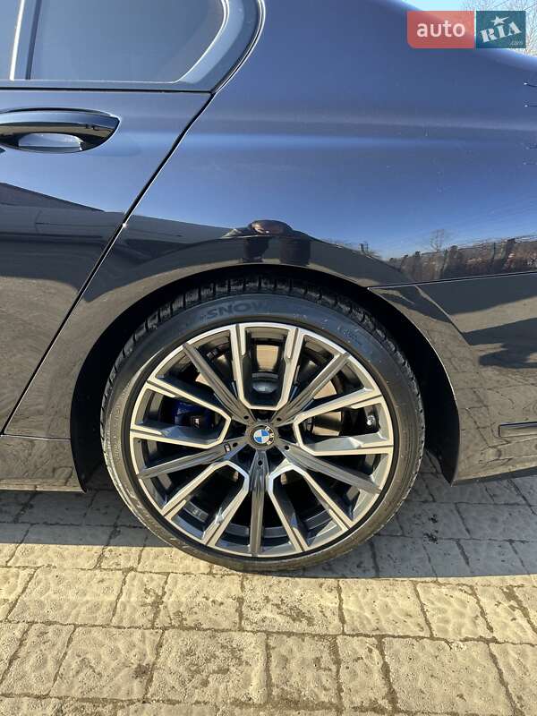 Седан BMW 7 Series 2021 в Львове