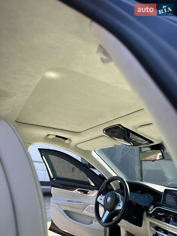Седан BMW 7 Series 2021 в Львове