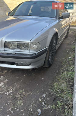 Седан BMW 7 Series 2000 в 