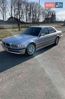 Седан BMW 7 Series 2001 в Волочиську