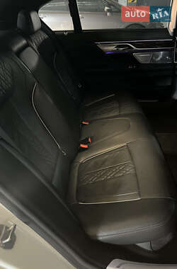 Седан BMW 7 Series 2019 в 