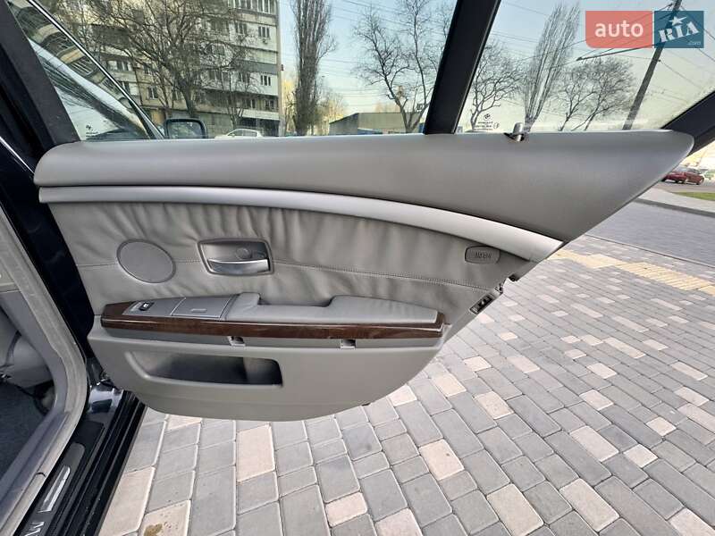 Седан BMW 7 Series 2003 в Одессе