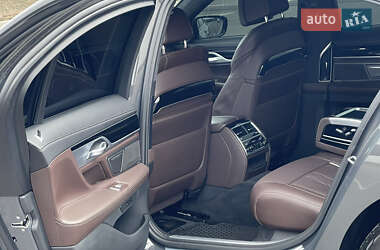 Седан BMW 7 Series 2020 в Рівному