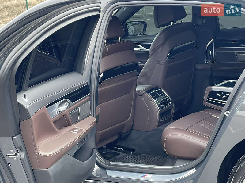 Седан BMW 7 Series 2020 в Ровно