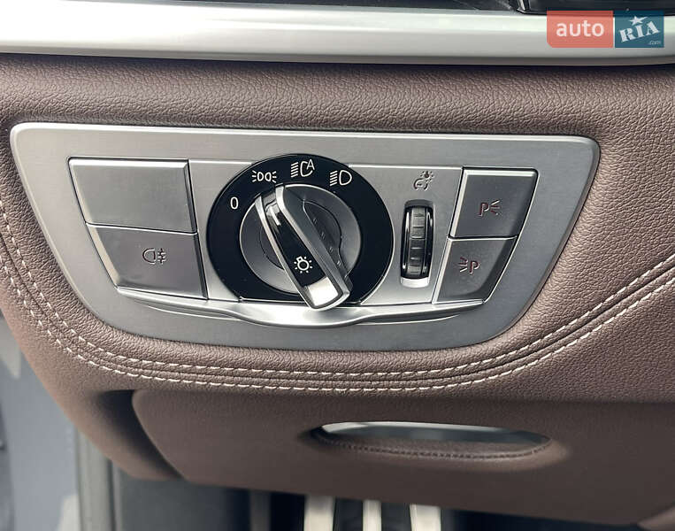 Седан BMW 7 Series 2020 в Ровно