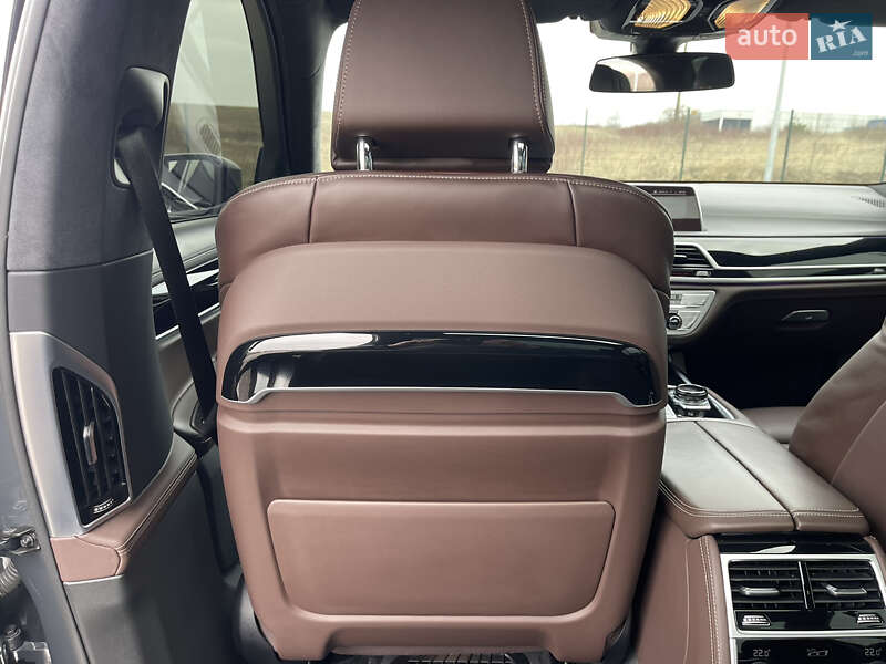 Седан BMW 7 Series 2020 в Ровно