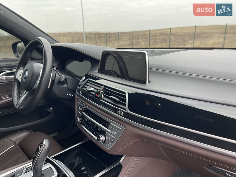 Седан BMW 7 Series 2020 в Ровно