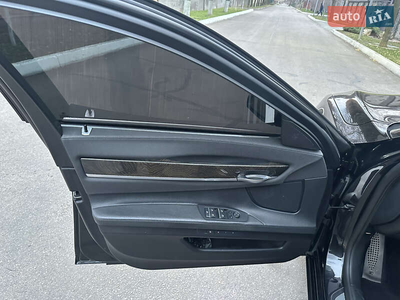 Седан BMW 7 Series 2012 в Днепре