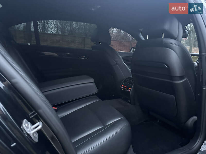 Седан BMW 7 Series 2012 в Днепре
