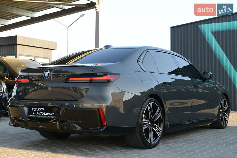 Седан BMW 7 Series 2023 в Мукачево