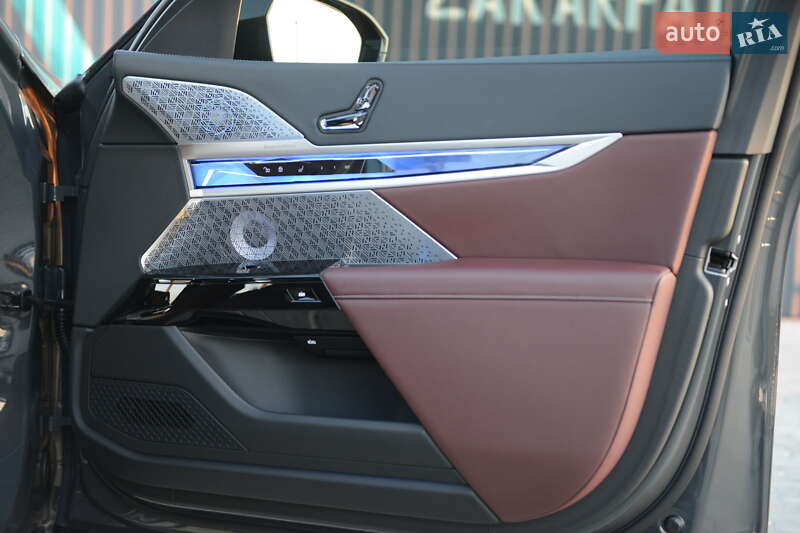 Седан BMW 7 Series 2023 в Мукачево